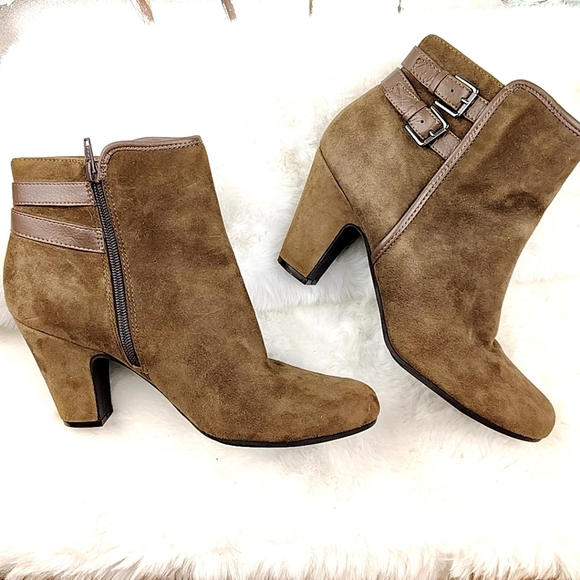 Sofft Leather Ankle Bootie With Side Zip Size 9 - Picture 2 of 14